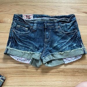 1st kiss booty low rise shorts